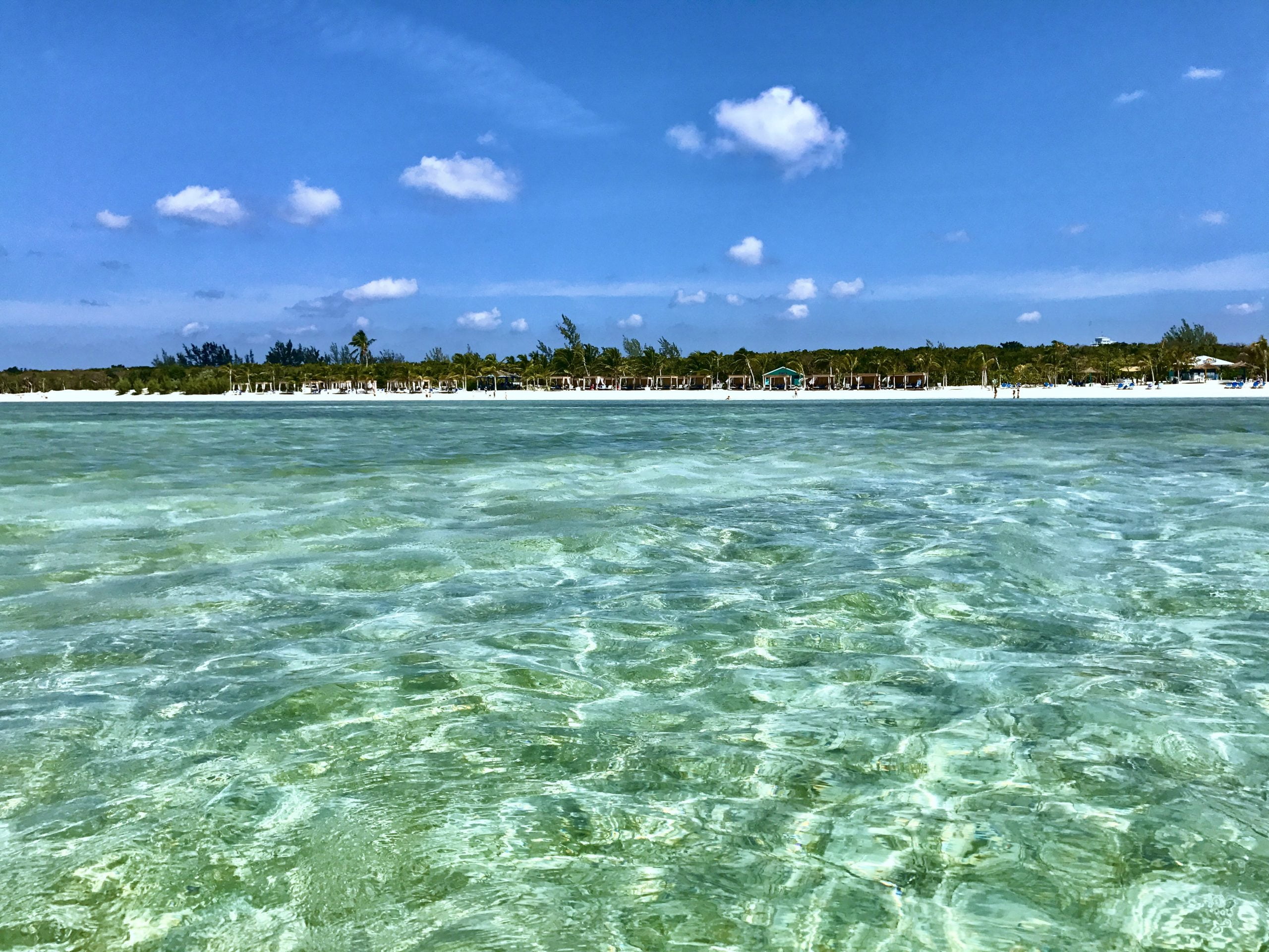 Al momento stai visualizzando Crociera alle Bahamas: perché scegliere questo tipo di viaggio per visitare il cuore dei Caraibi