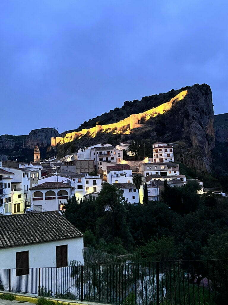 Castello di Chulilla illuminato