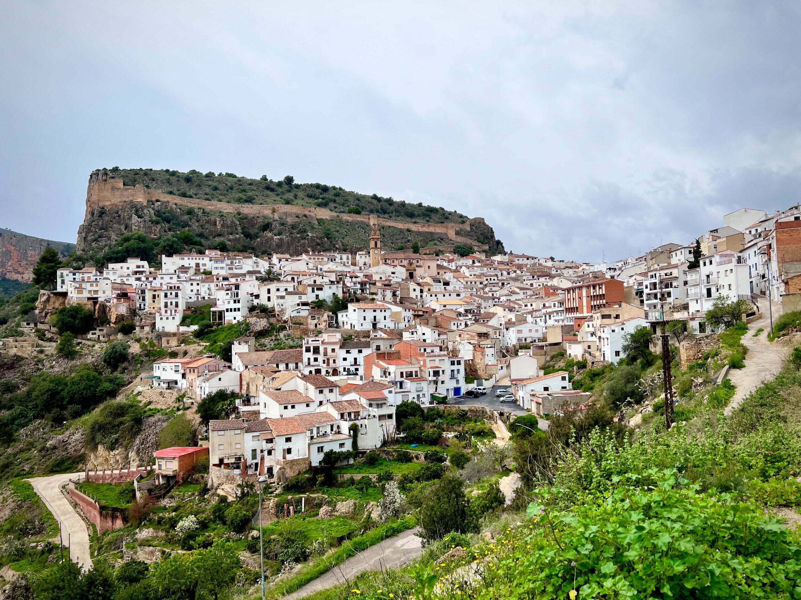 Al momento stai visualizzando Chulilla: paradiso del trekking a due passi da Valencia