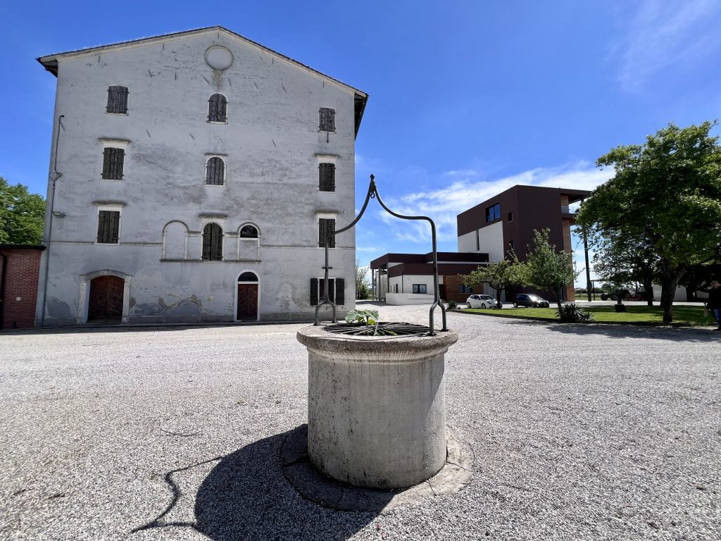 Cortile di Villa Bogdano