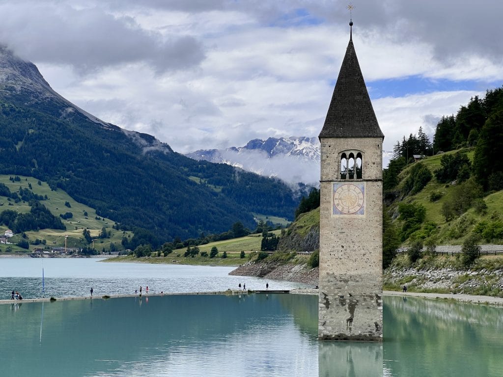 Lago di Resia e campanile nel lago